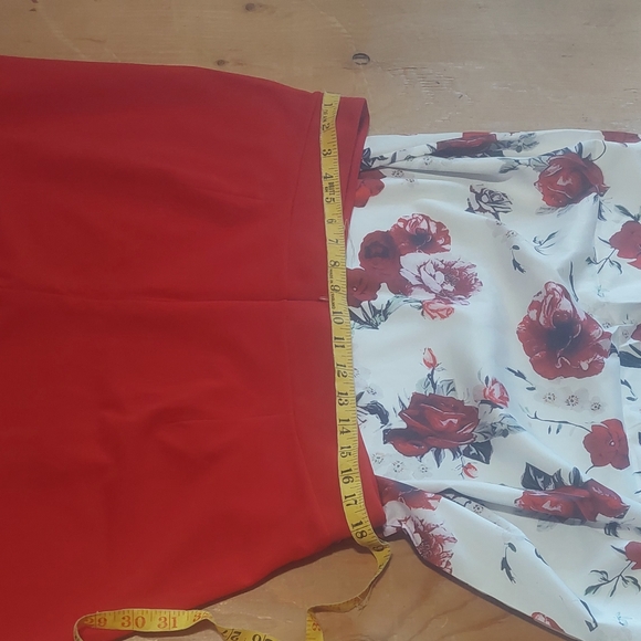 2 piece shorts and halter top summer outfit. - Picture 4 of 7